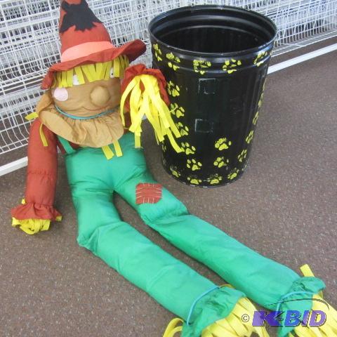 Scarecrow & Can