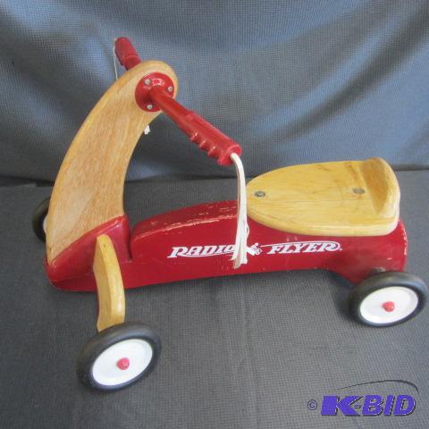 Radio Flyer Ride On