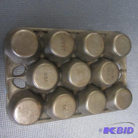 Wagner Cast Muffin Pan