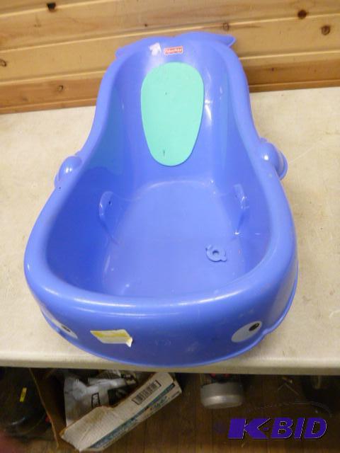 lot 124 image: Fisher Price Infant Bath Tub...