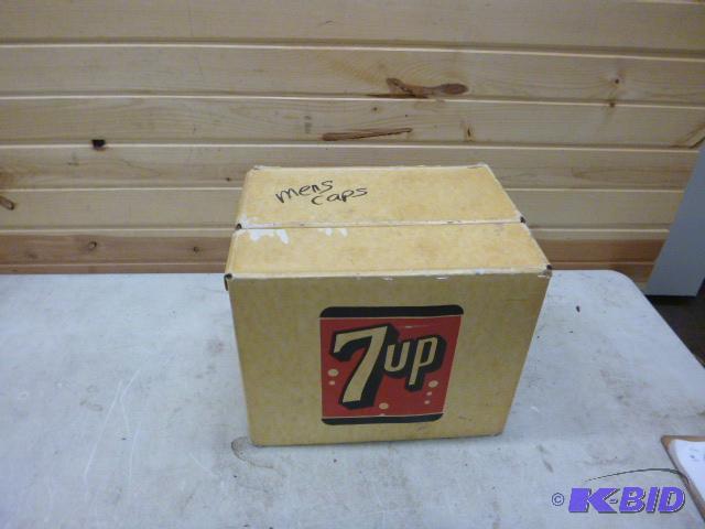 lot 127 image: Old 7-Up Case...