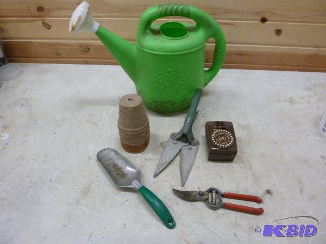 lot 143 image: Miscellaneous Garden Items...