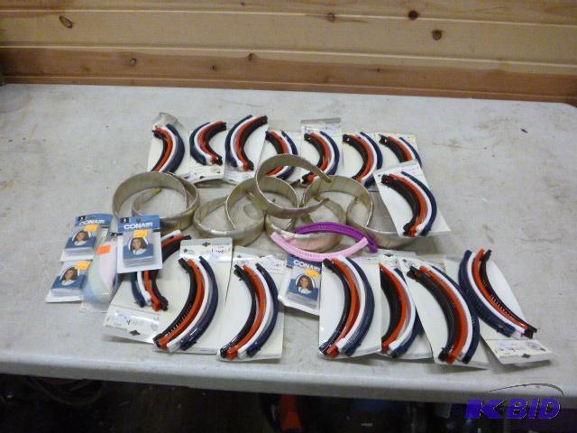 lot 145 image: Lot of Miscellaneous Hair Items Banana clips ...