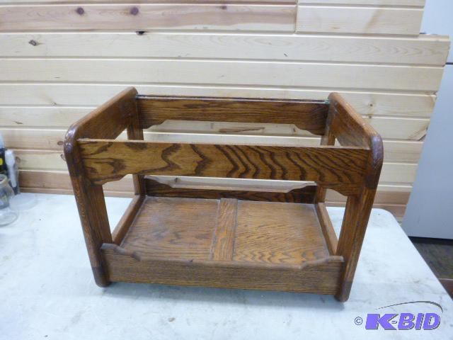 lot 185 image: Oak End Table Missing glass - 18 12" X ...