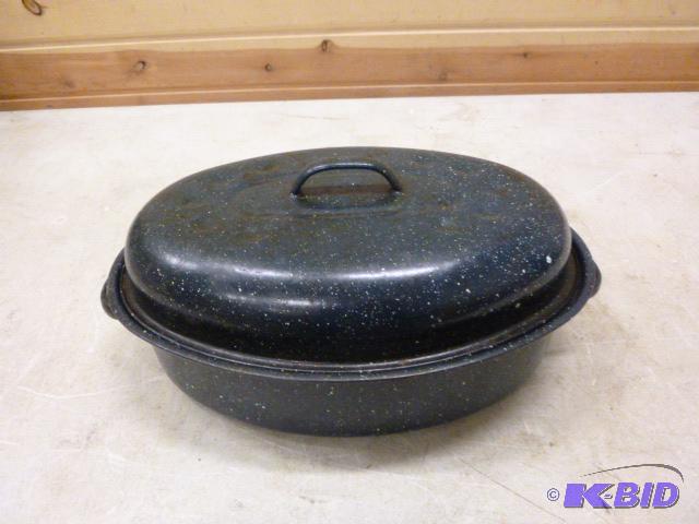 lot 60 image: Enamel 12" Roaster...