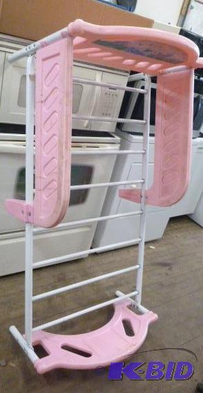 lot 62 image: Toddler Bed...