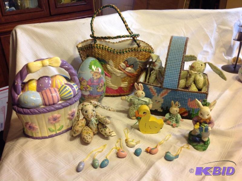 lot 13 image: Easter Dcor Lot