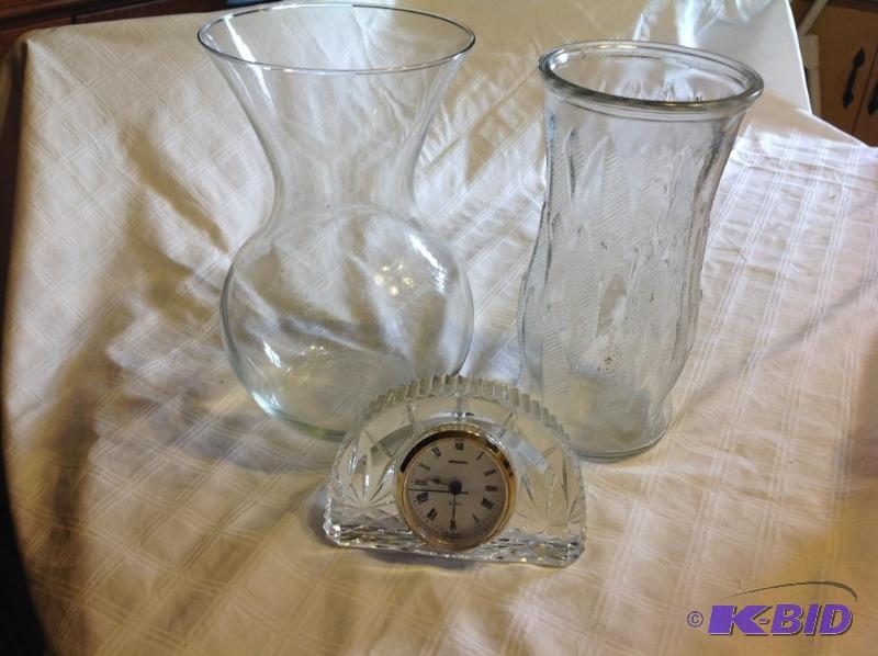 lot 19 image: Vases & Clock