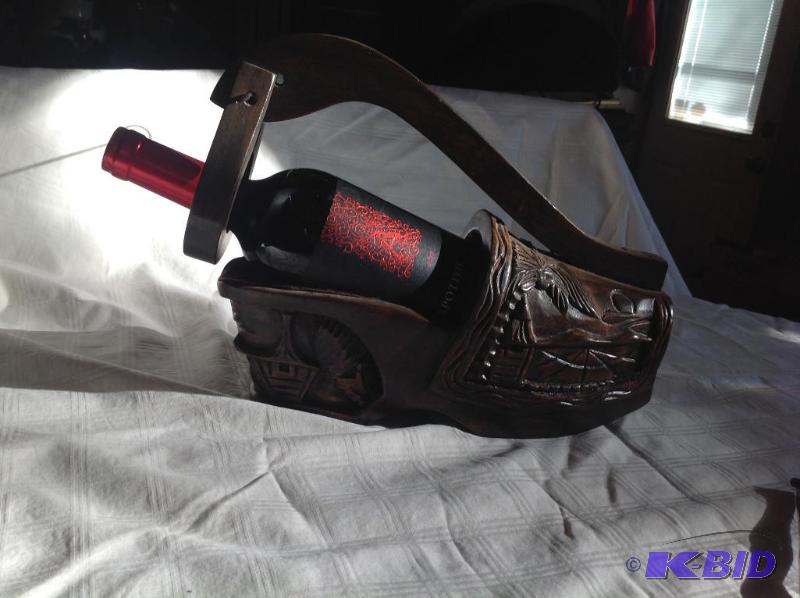 lot 22 image: Wooden Shoe Wine Bottle Holder