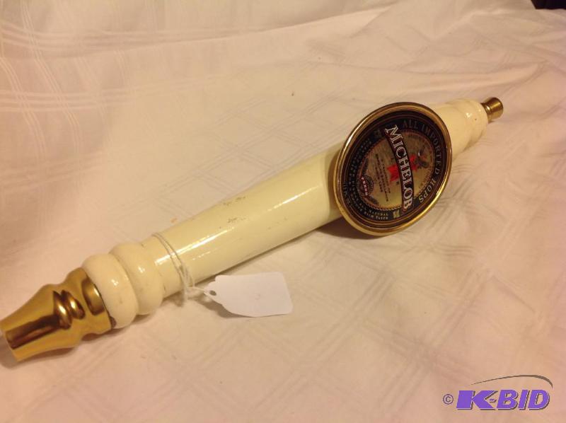 lot 33 image: Michelob Tapper Handle