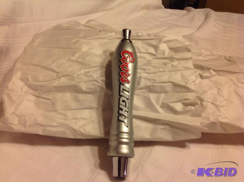 lot 37 image: Coors Light Tapper Handle