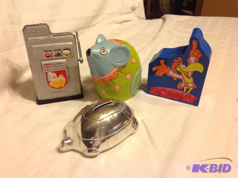 lot 46 image: Coin Banks