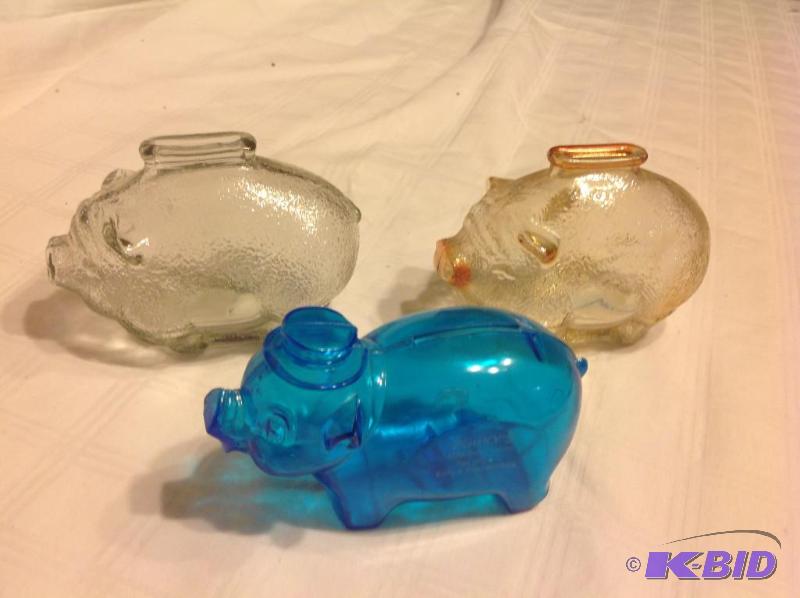 lot 47 image: Piggy Coin Banks