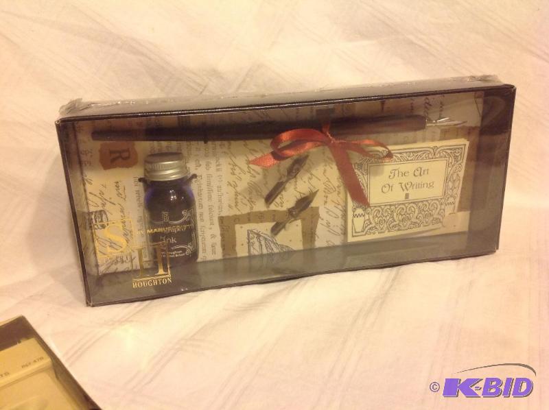 lot 74 image: Calligraphy Set