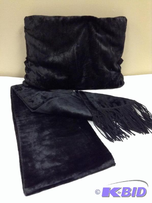 lot 117 image: Vintage velvet muff and scarf