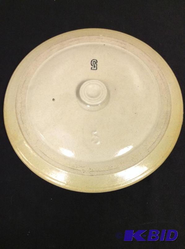 lot 20 image: Vintage 5 gallon pottery crock lid