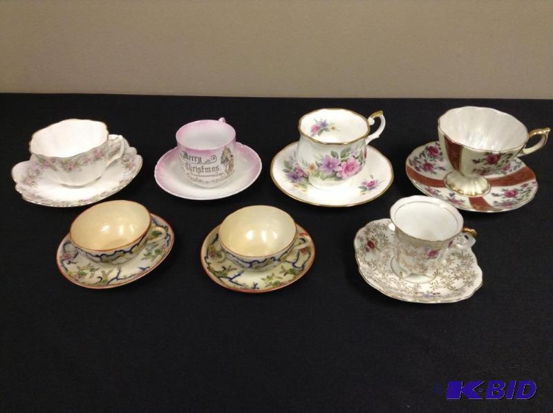 lot 27 image: 7 Vintage Teacups and Saucers