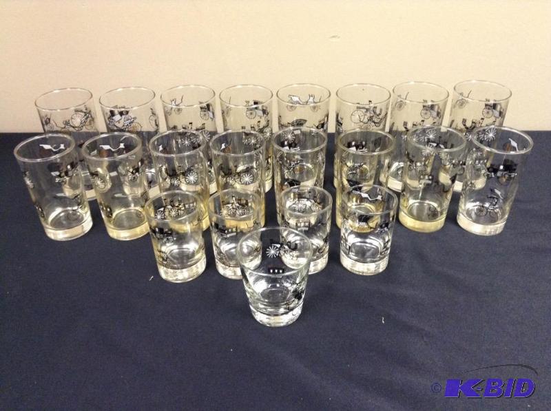 lot 29 image: 21 Piece Vintage Carriage Motif Glasses