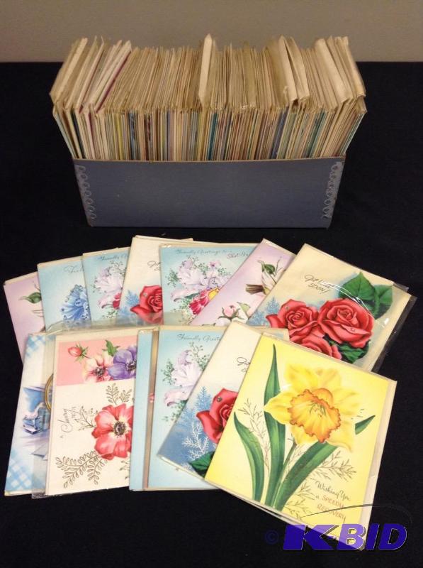 lot 40 image: Lot of vintage greeting cards