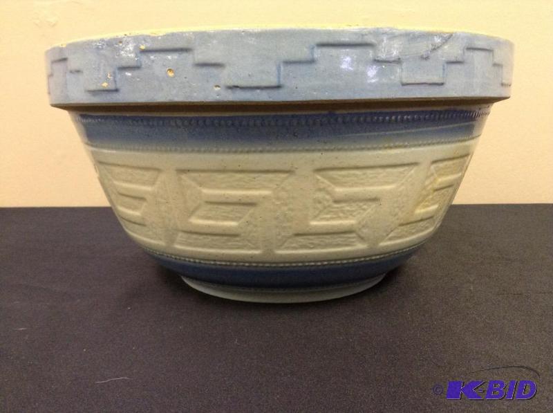lot 61 image: Vintage earthenware band bowl