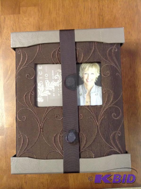 lot 68 image: Candice Olson 6inch x 4 inch photo album