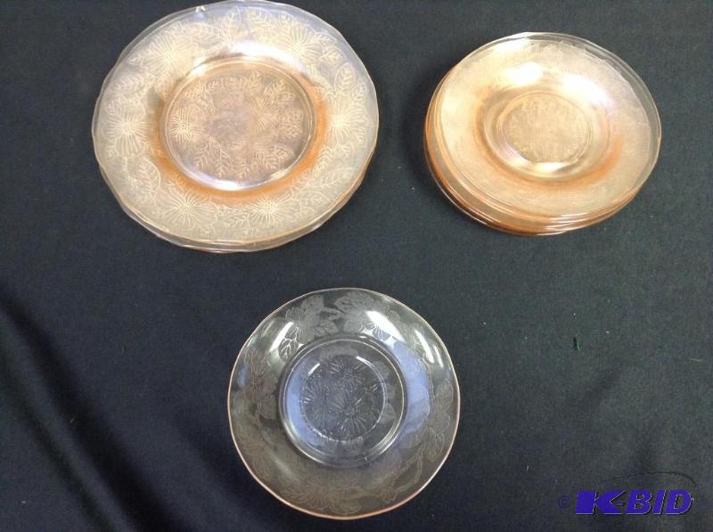 lot 78 image: Lot of Dogwood pink depression glass plates and bowl