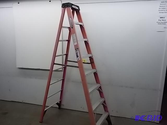 lot 12 image: Werner 8 Fiberglass Step Ladder, 300# Capaci...