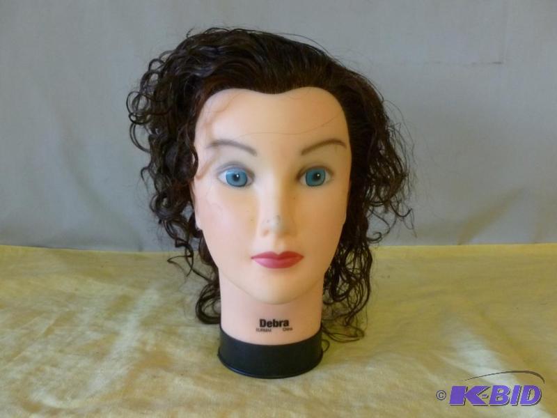 lot 14 image: Burmax beauty school mannequin&nbsptraining ...