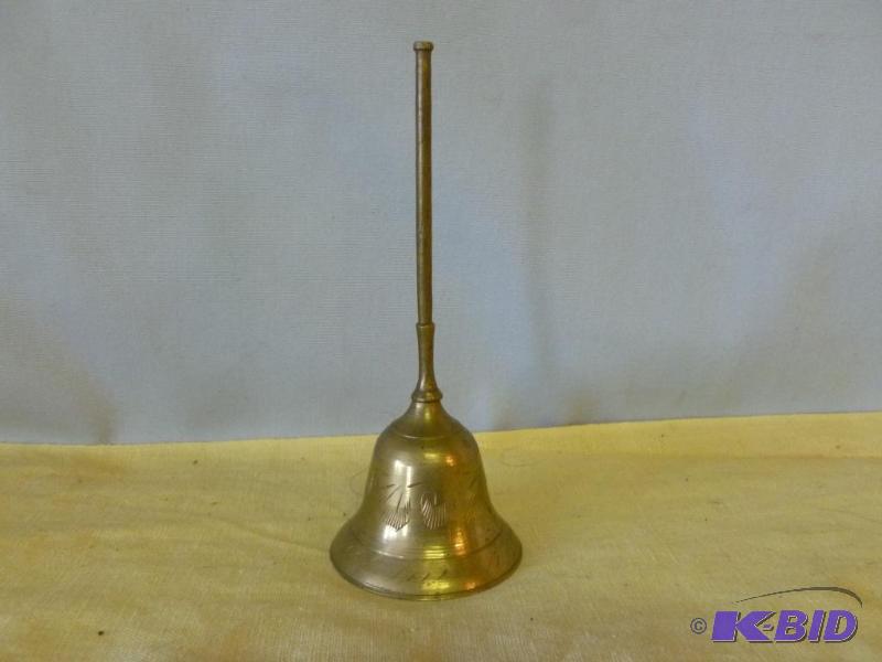 lot 17 image: Vintage cast brass dinner bell that measures ...
