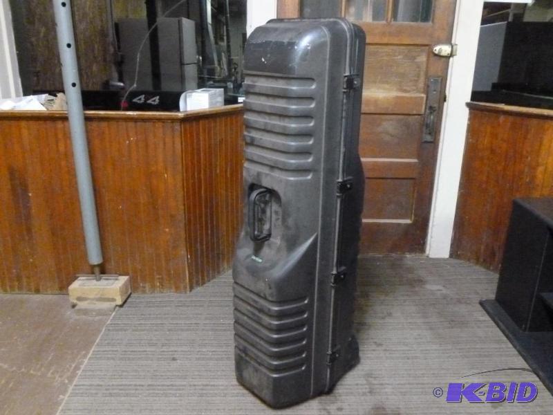 lot 5 image: Golf Guard heavy duty hard shell&nbsproller ...
