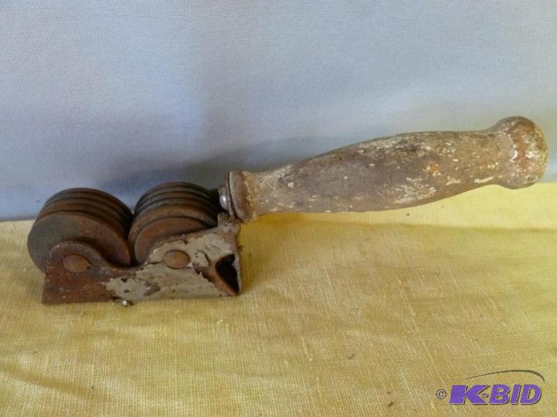lot 62 image: Vintage Ace wood handled knife sharpener.&nbs...