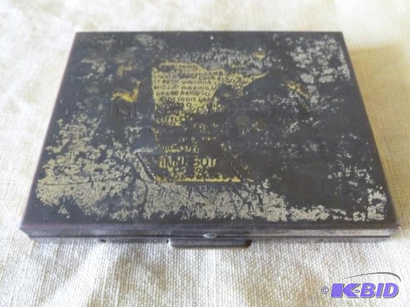 lot 63 image: Vintage Minnesota metal souvenir cigarette ca...