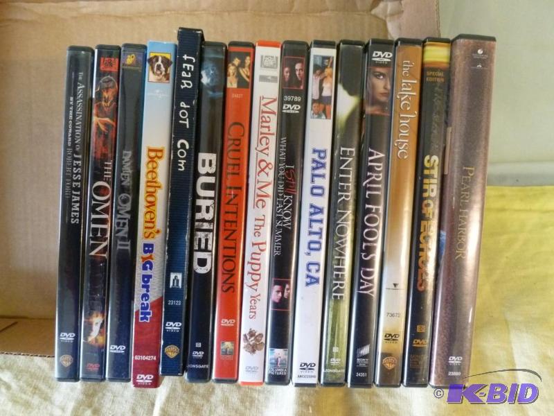 lot 74 image: Lot of 15 good DVD movies with case....