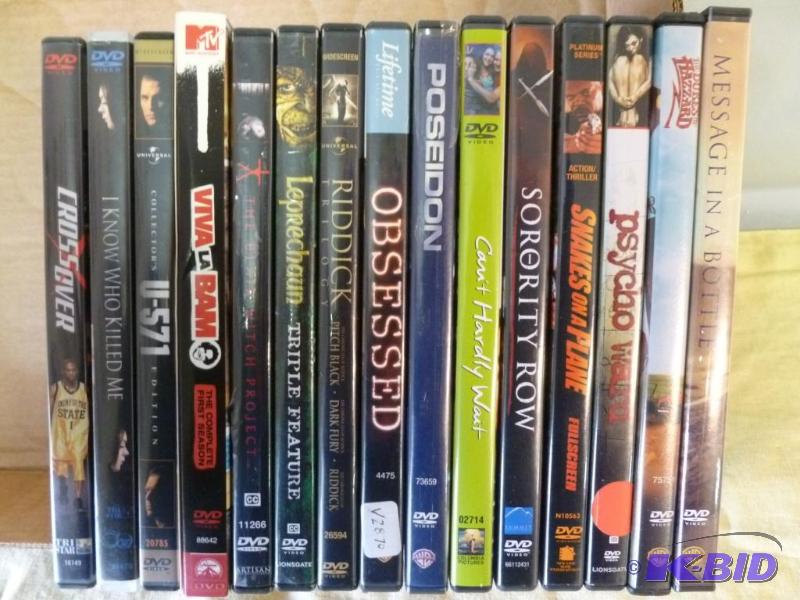 lot 77 image: Lot of 15 good DVD movies with case....