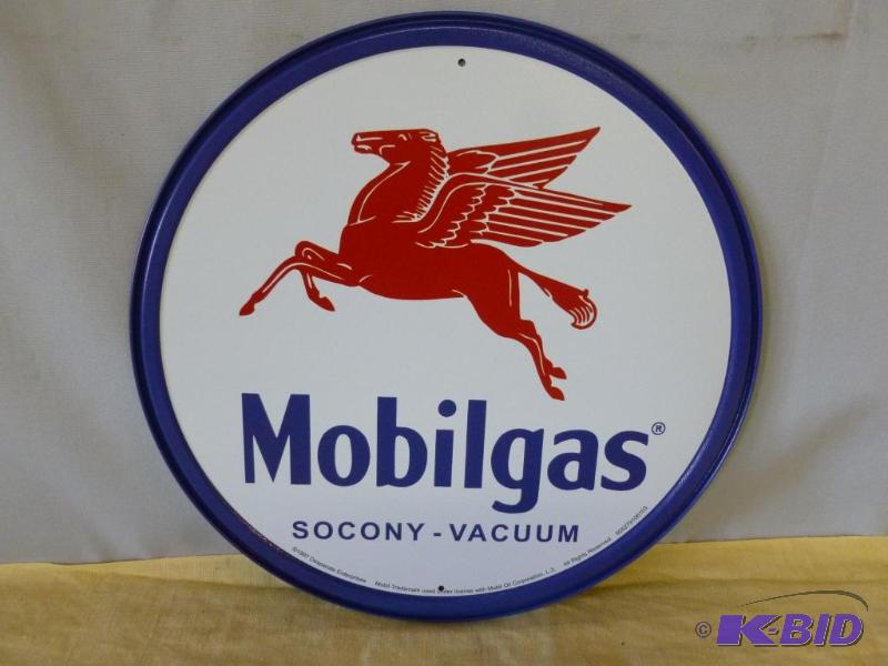 lot 8 image: Collectible Mobilgas Socony - Vacuum metal si...