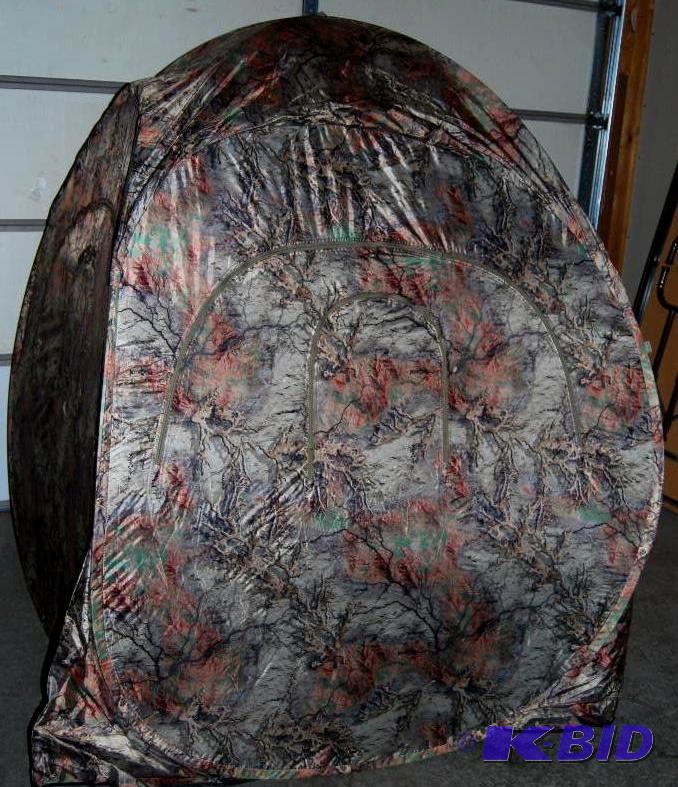 Deluxe Ground Spring Blind, water resistant n...