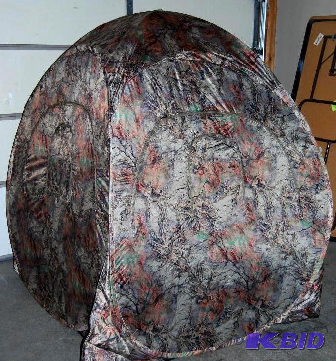Deluxe Ground Spring Blind, water resistant n...
