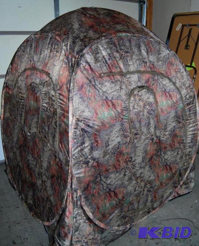 Deluxe Ground Spring Blind, water resistant n...