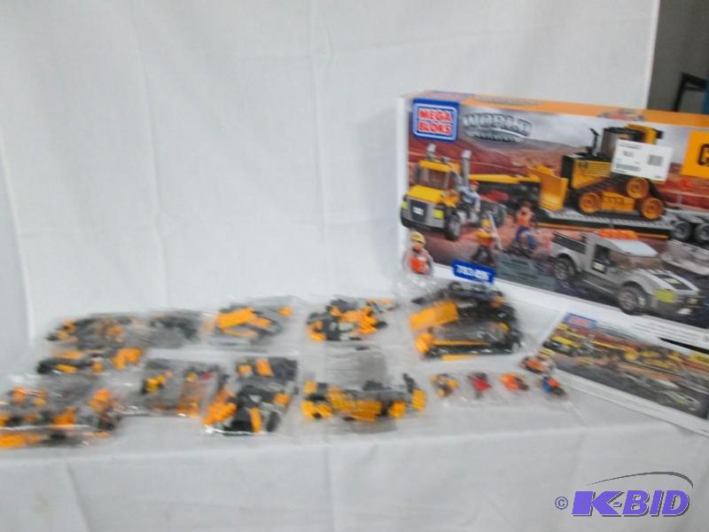 MEGA BLOKS CAT Transporter 99pc. Building Set