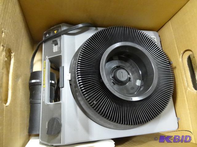 lot 162 image: Kodak Ektagraphic III Slide Projector...
