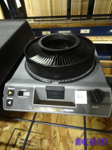 lot 163 image: Kodak Ektagraphic III Slide Projector...