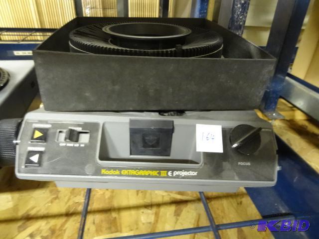 lot 164 image: Kodak Ektagraphic III Slide Projector...
