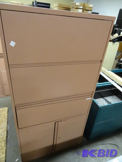 lot 186 image: Metal Office Cabinet 2 Doors on Bottom 2 Slid...