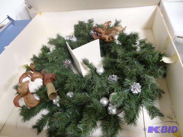 lot 193 image: 32" Artificial Christmas Wreath Lighted...