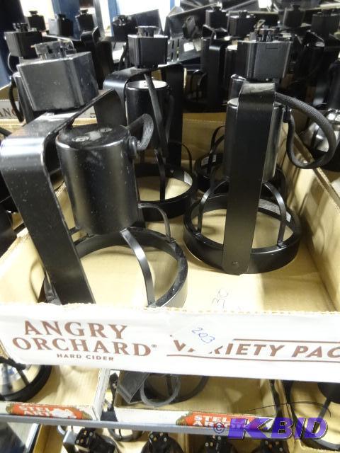 lot 203 image: 4 Track Lights. E61883 V690...