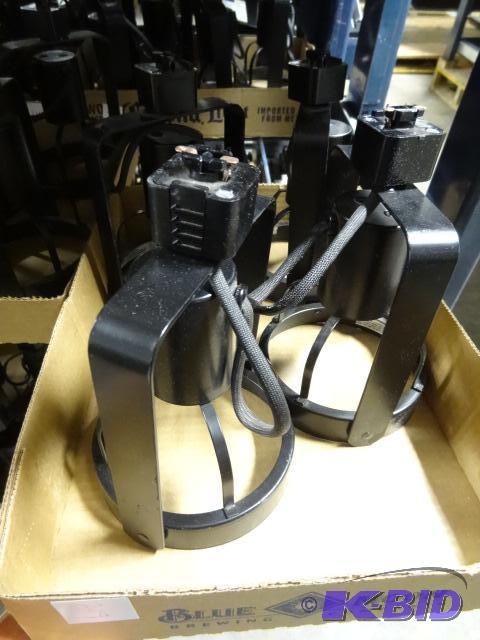 lot 209 image: 4 Track Lights. E61883 V690...