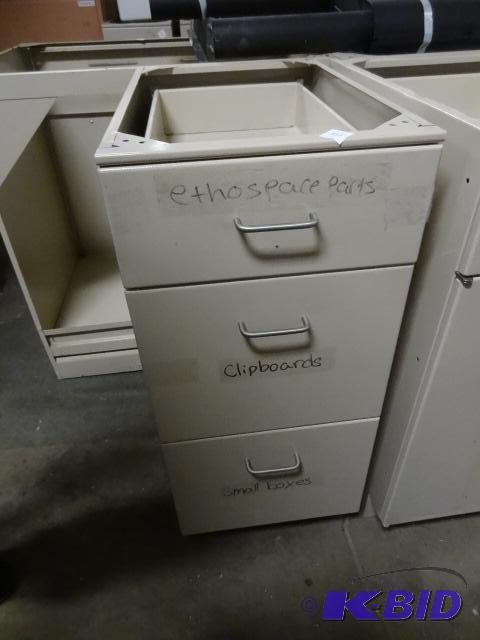 lot 226 image: 3 Drawer Metal Cabinet 15 X 25 X 35 No Top...
