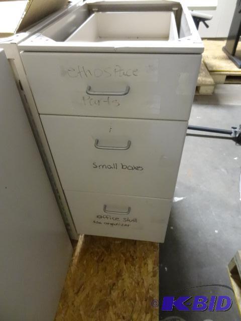 lot 251 image: 3 Drawer Metal Cabinet 15 X 25 X 35 No Top...