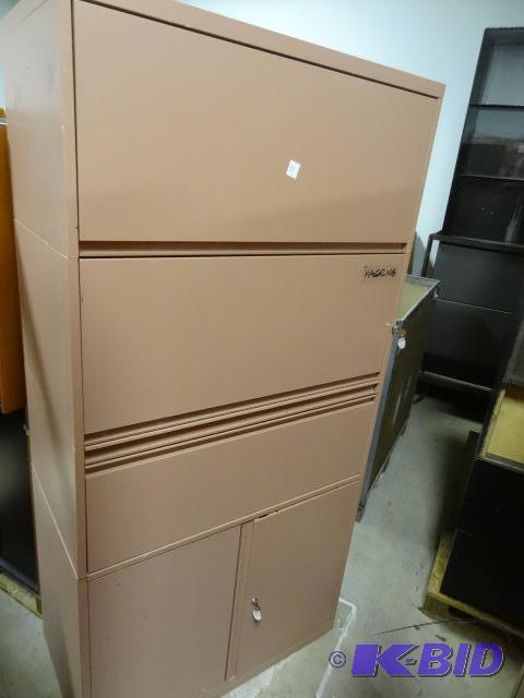lot 33 image: Metal Office Cabinet 2 Doors on Bottom. 2 Sli...