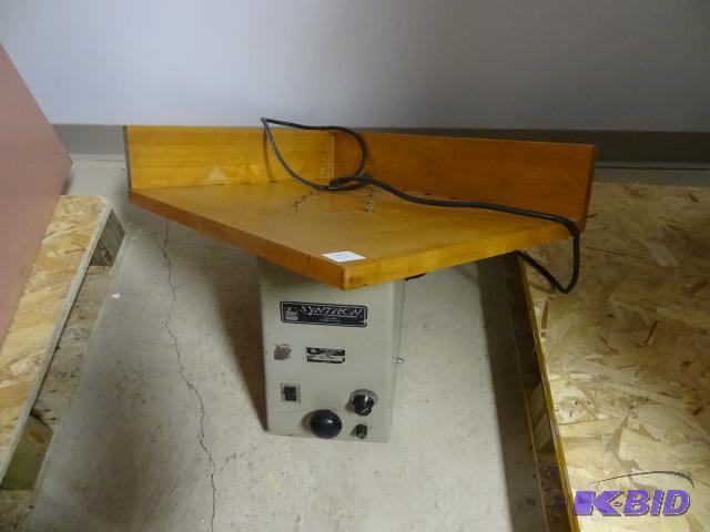 lot 37 image: Syntron Paper Jogger Model TJ-1C...